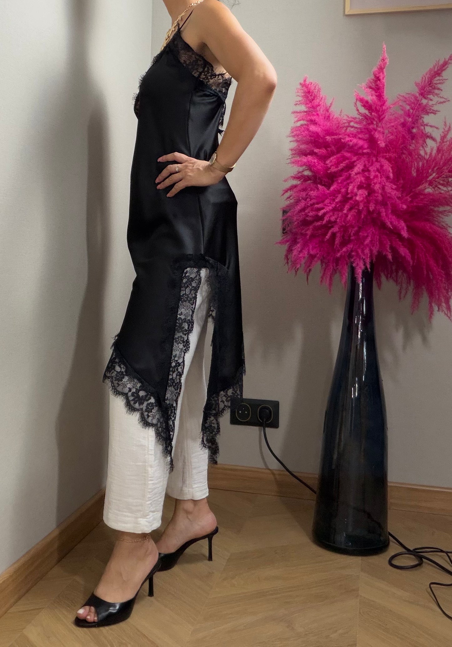 ORCHIDÉE- Robe asymétrique noir -30%